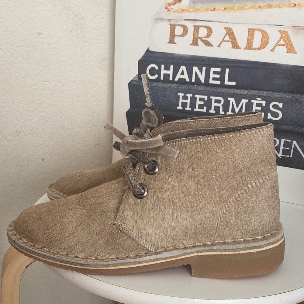 🤍🤎UWEZO calf hair boots 🤎🤍Size 8 - Picture 4 of 14